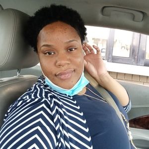 Meet your Posher, Shana